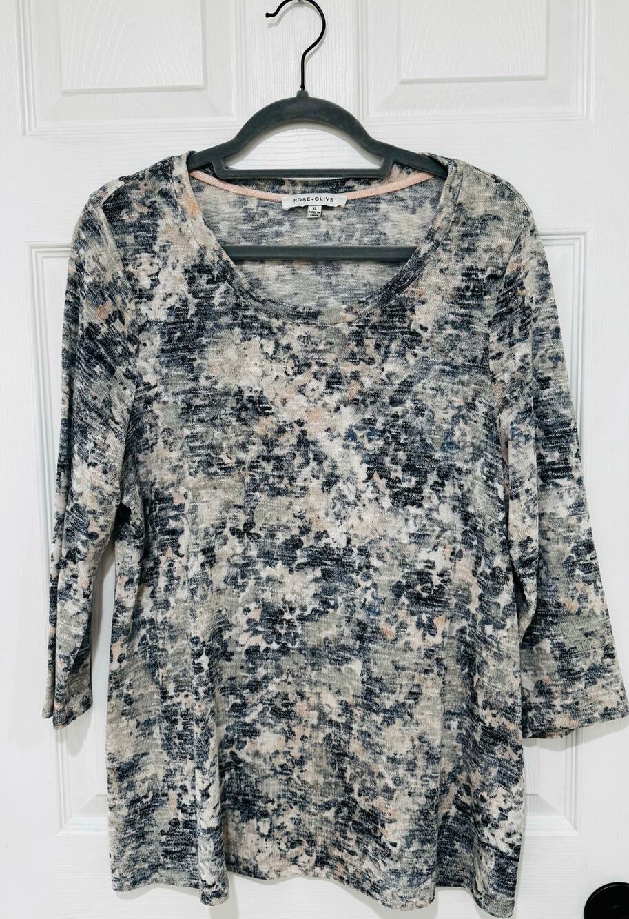 Rose + Olive Blue White Floral Knit 3/4 Sleeve Top Blouse XL Beautiful!